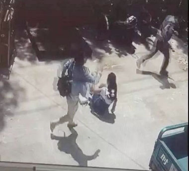 俠女一聲吼，歹徒被嚇走——濟南龍奧餐廳員工安翠霞見義勇為事跡紀實